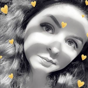 Meet your Posher, Nichole dez